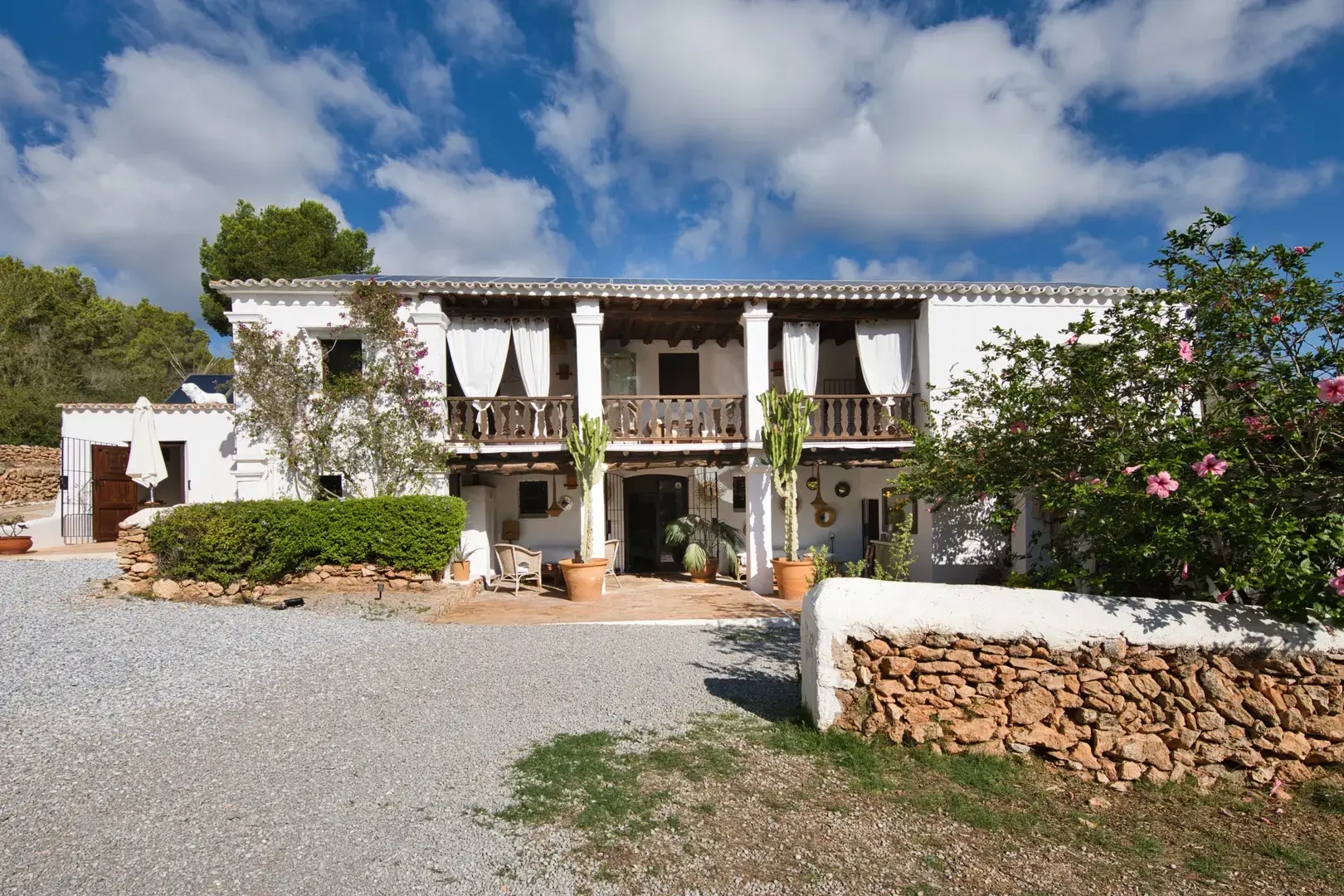 Casas y chalets cerca de la playa en venta - España | Meretdemeures.com, image size:1620x1080