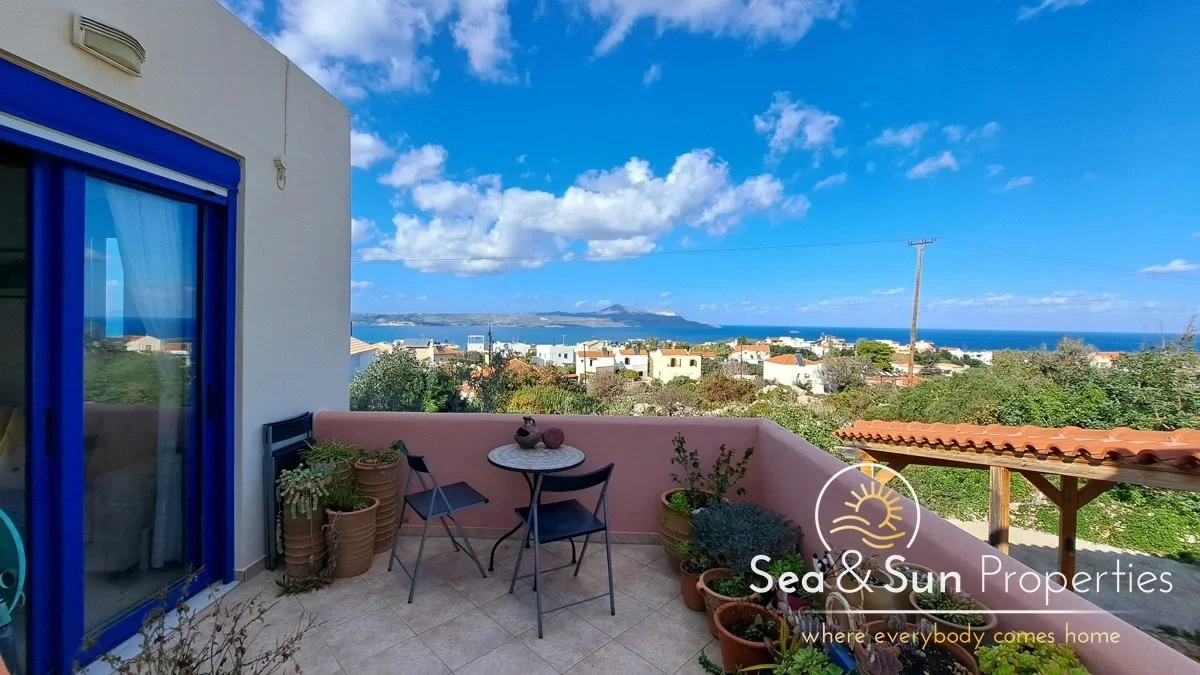 2 bedroom sea view building with swimming pool