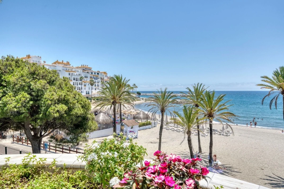 2 - verkauf wohnung direkt am wasser marbella - costa del sol andalusien spanien