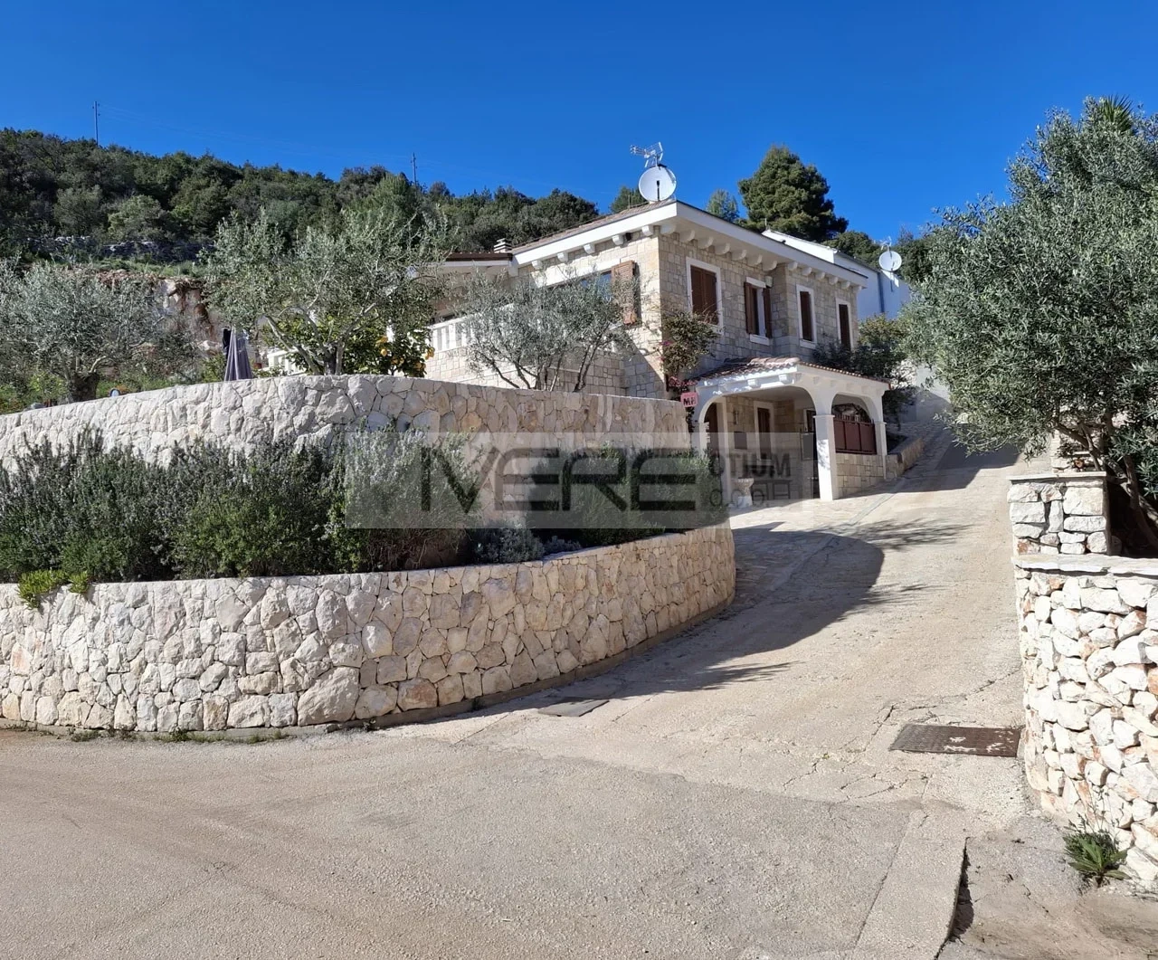 2 - venta casa frente al mar marina split-dalmacia croacia