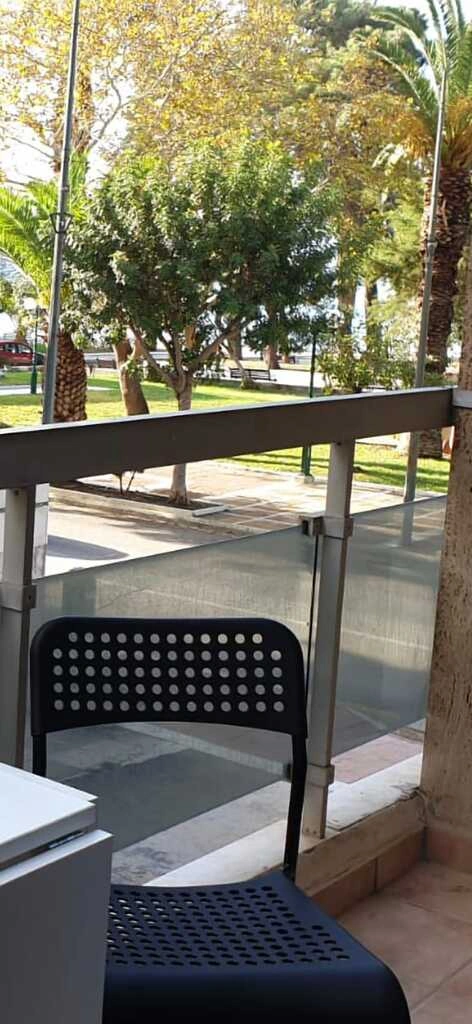 2 - vente appartement pieds dans l'eau loutráki crète grèce