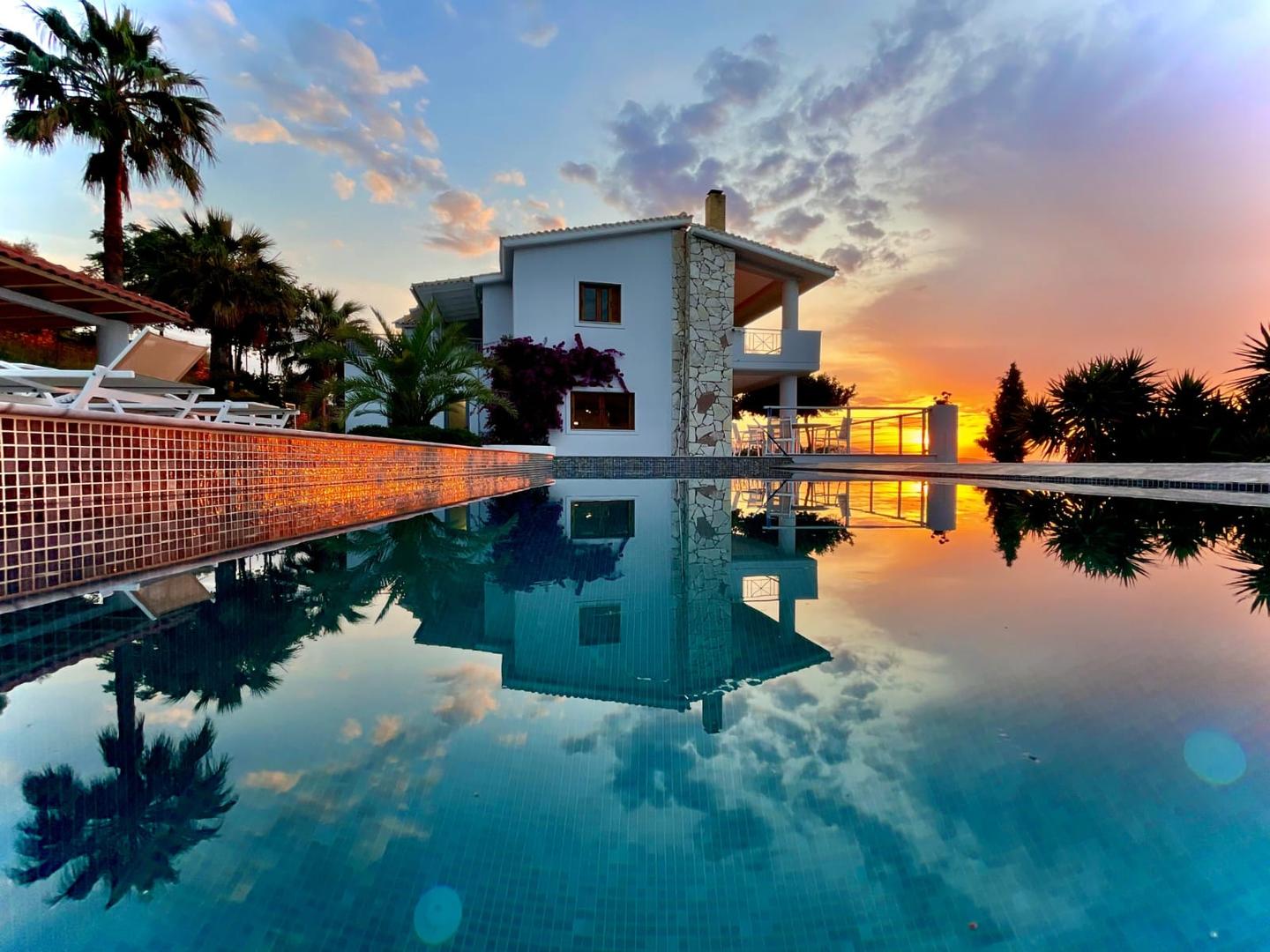 1 - waterfront house for sale in spárton western greece greece