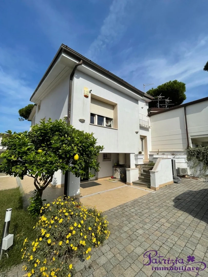 2 - venta villa lido di camaiore toscana italia