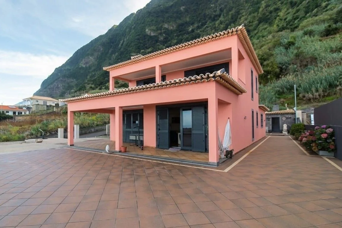 Casa frente ao mar com piscina