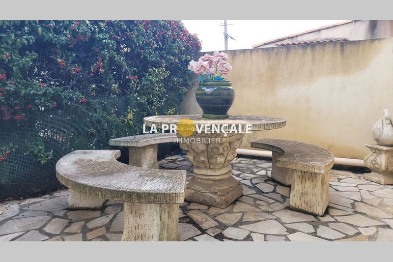 2 - house for sale in gréasque bouches-du-rhône france