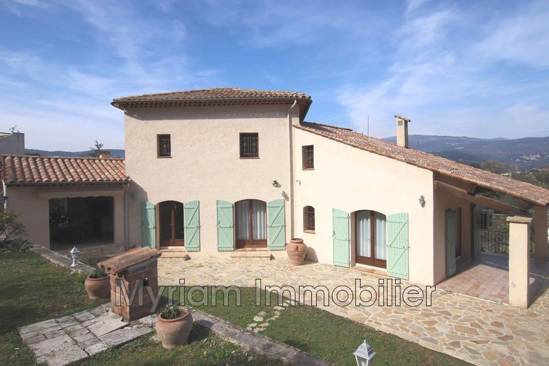 Casa com piscina