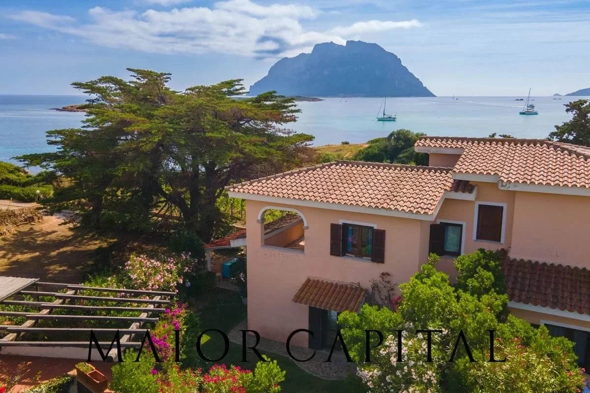 1 - vente maison vue mer loiri porto san paolo sardaigne italie