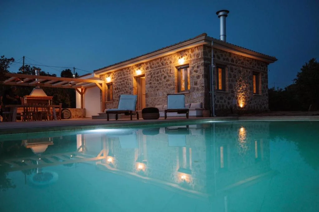 2 - venta casa vista al mar loútsa epiro grecia