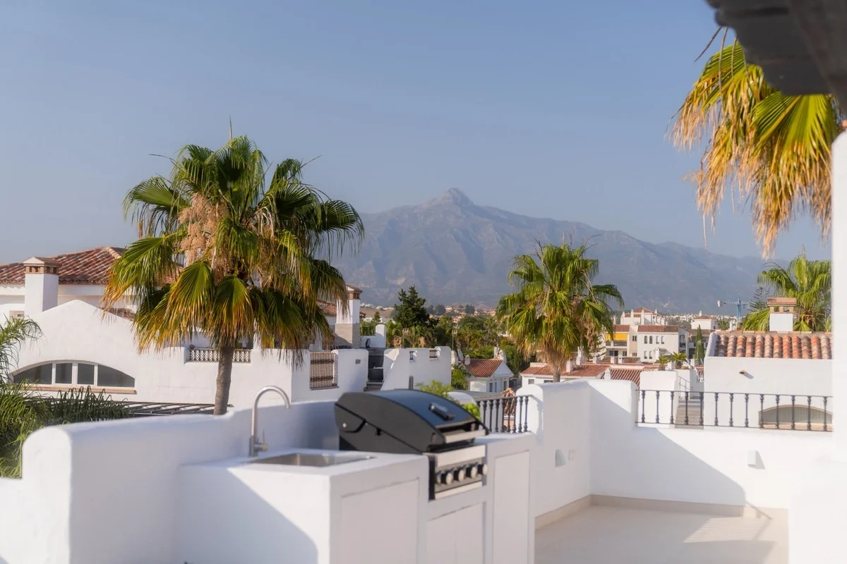 2 - venta apartamento a pie de playa san pedro de alcántara andalucía españa