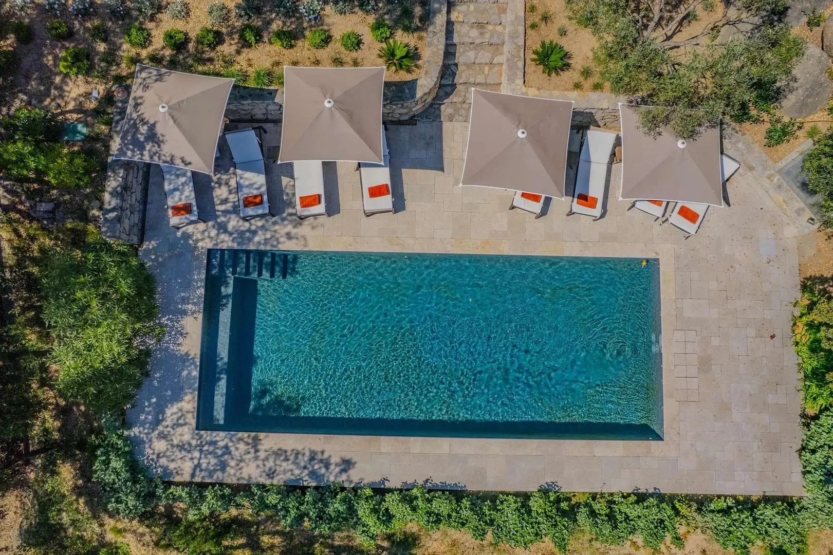 2 - aluguer sazonal casa le plan-de-la-tour var frança