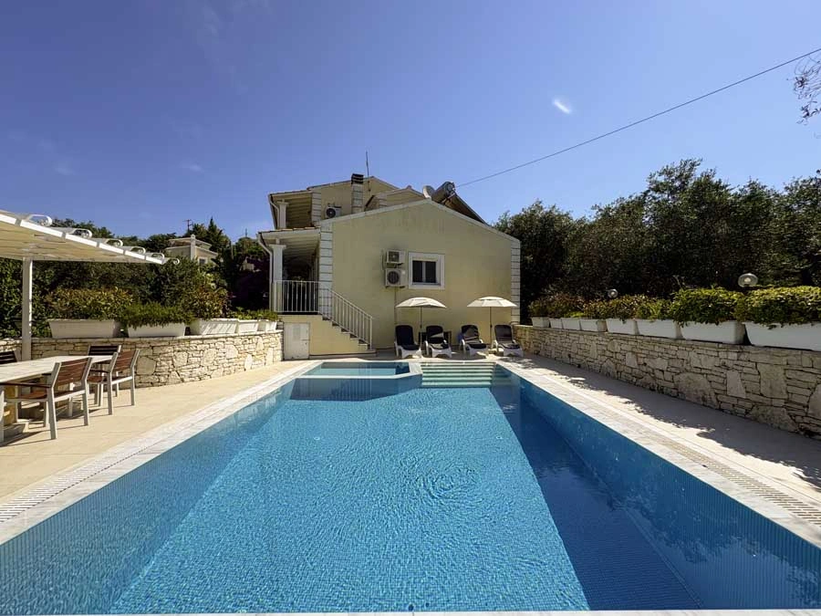2 - vente villa vue mer kassiópi îles ioniennes grèce
