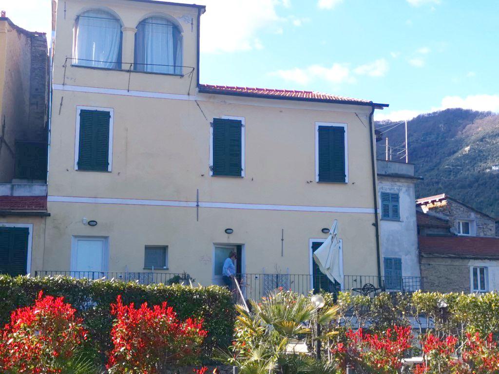 1 - venda edifício dolcedo liguria itália