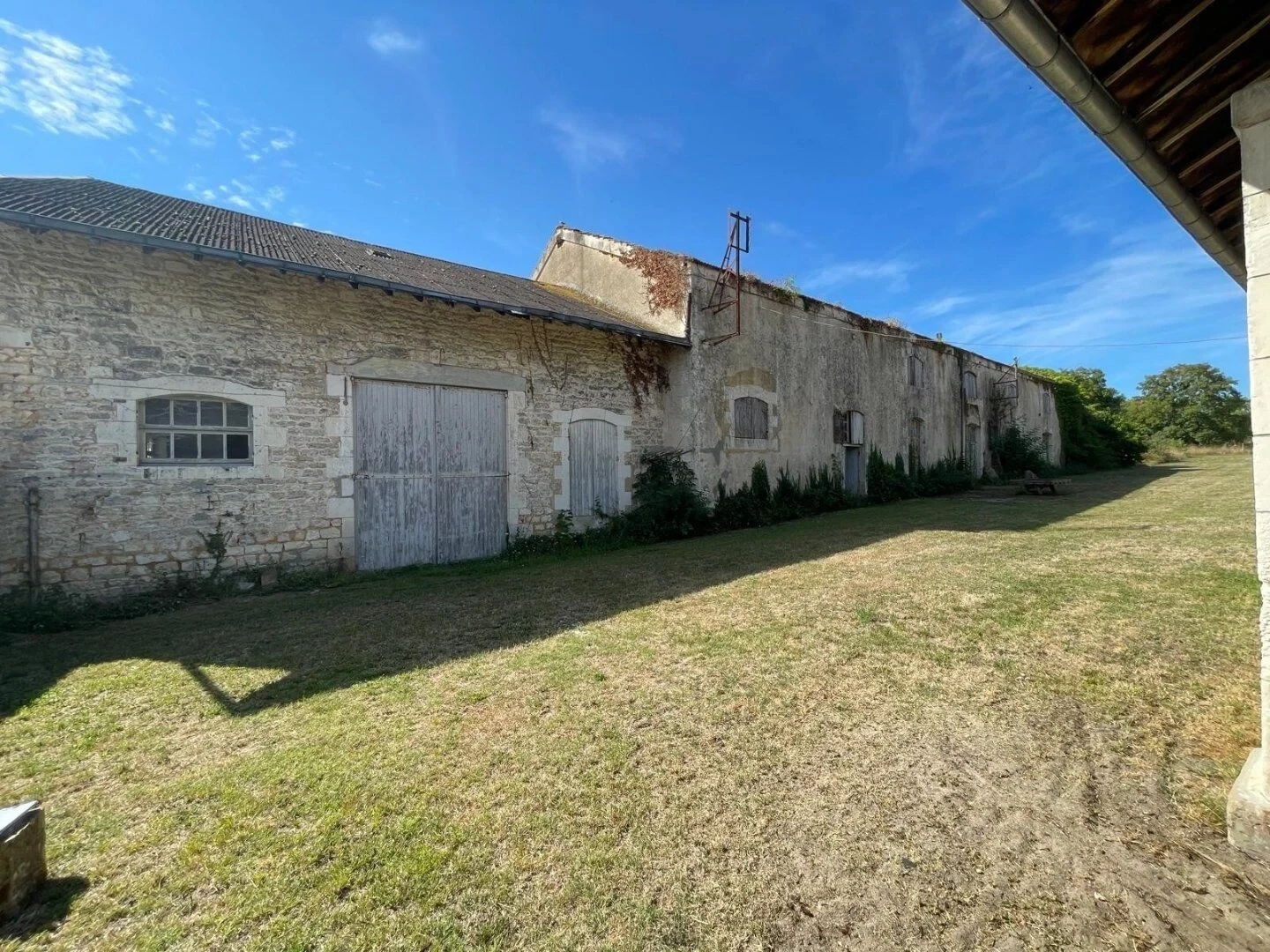 1 - vente immeuble port-d'envaux charente-maritime france