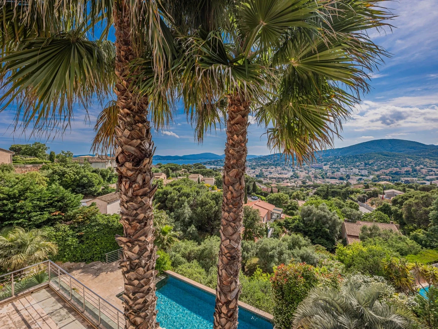 1 - verkoop huis uitzicht op zee sainte-maxime var frankrijk