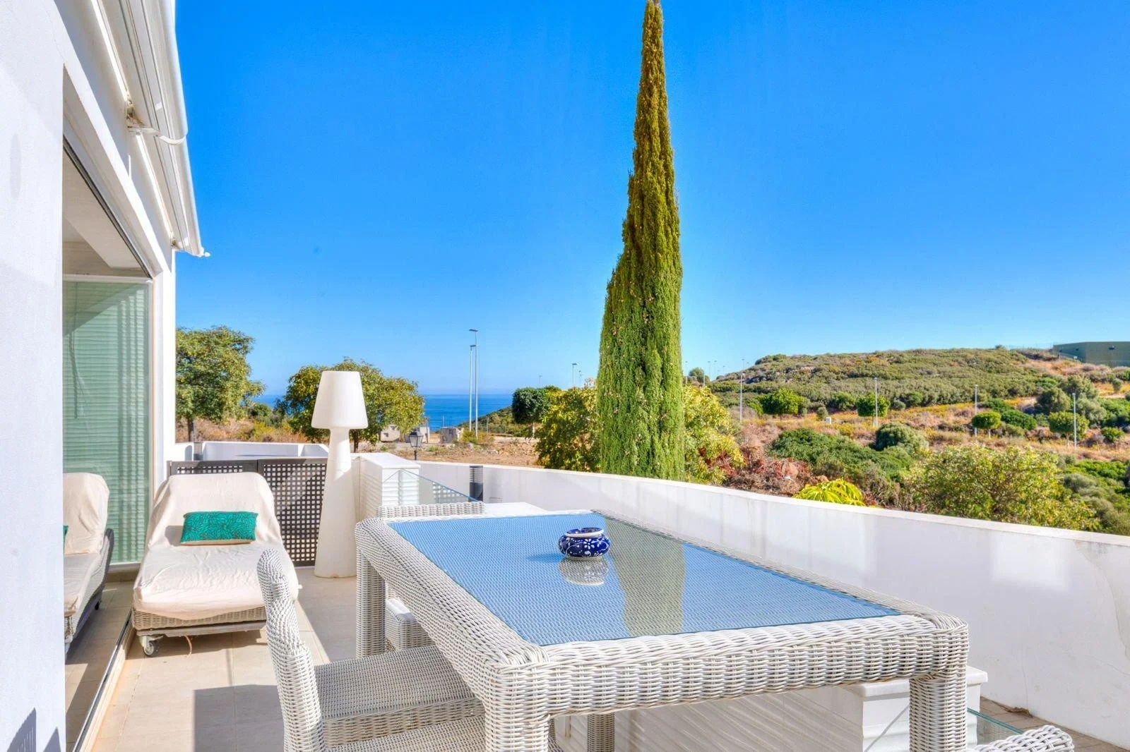 1 - verkoop appartement uitzicht op zee casares - costa del sol andalusië spanje
