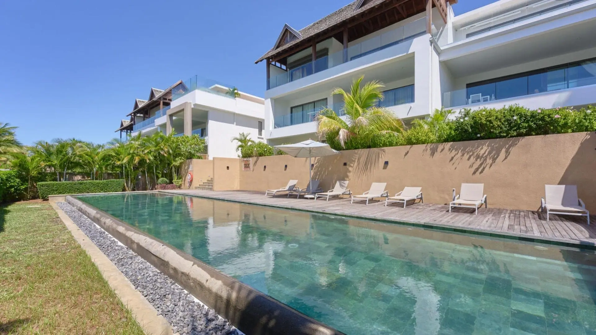1 - verkoop appartement strand to voet grand gaube rivière du rempart mauritius