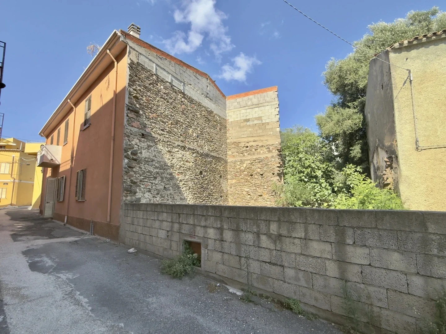 2 - venda casa torpe' sardenha itália