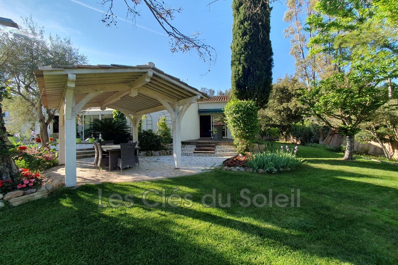 2 - venta casa solliès-toucas var francia