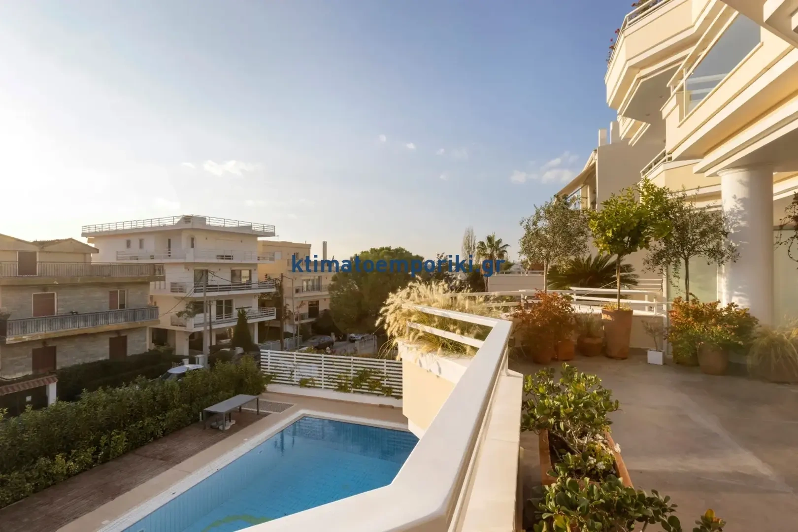 1 - venda apartamento a praia ao pé voula ática grécia