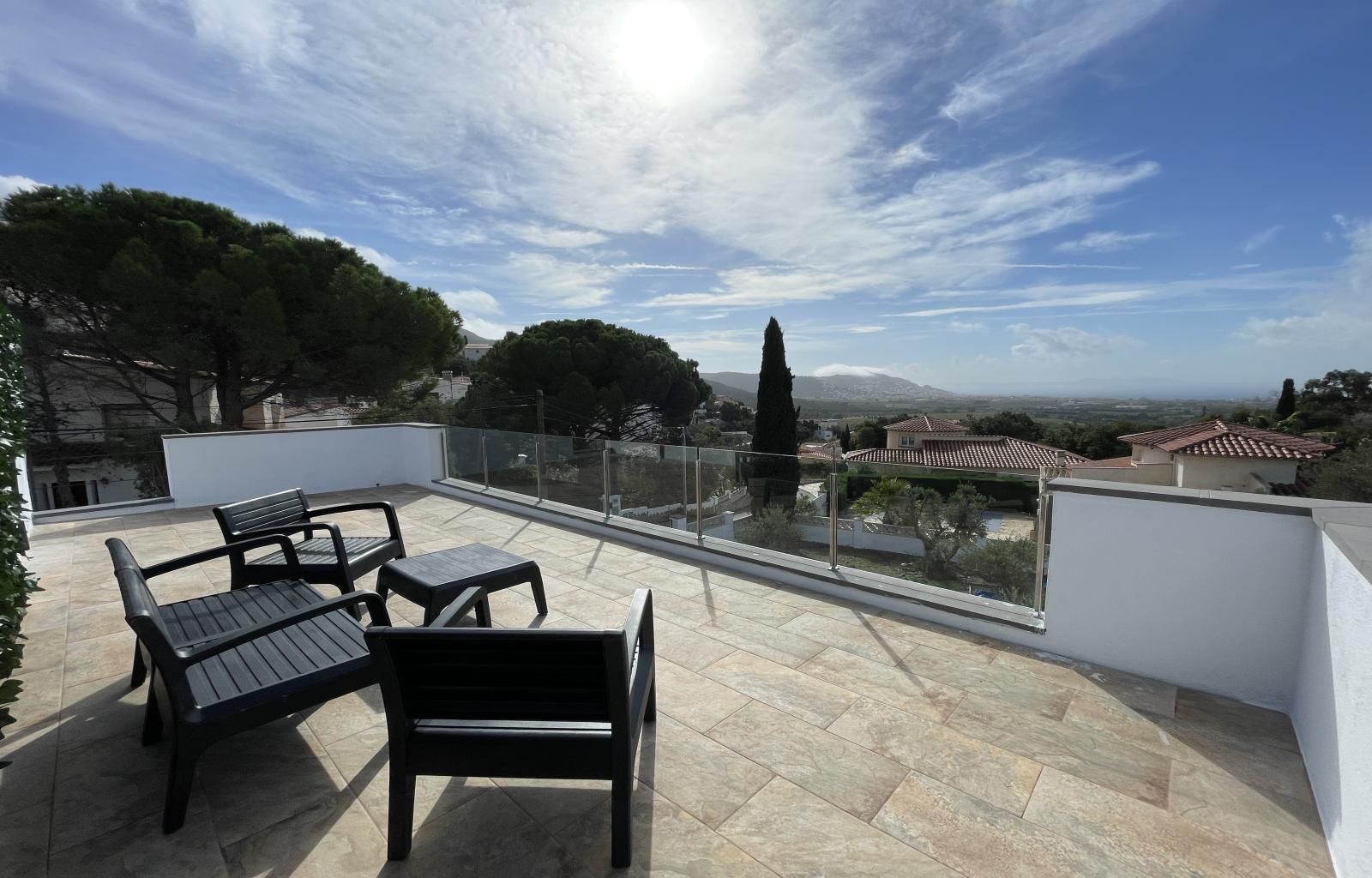 2 - house for sale in roses catalonia spain