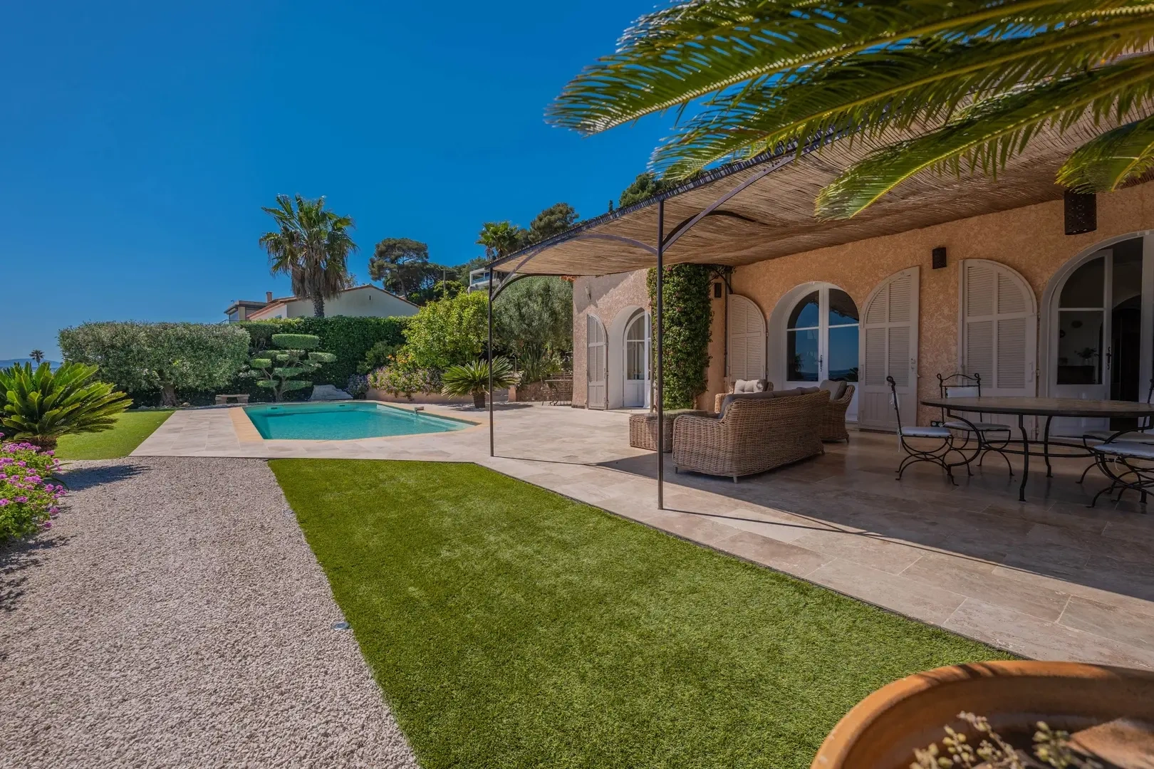 2 - sea view house for sale in les issambres var france
