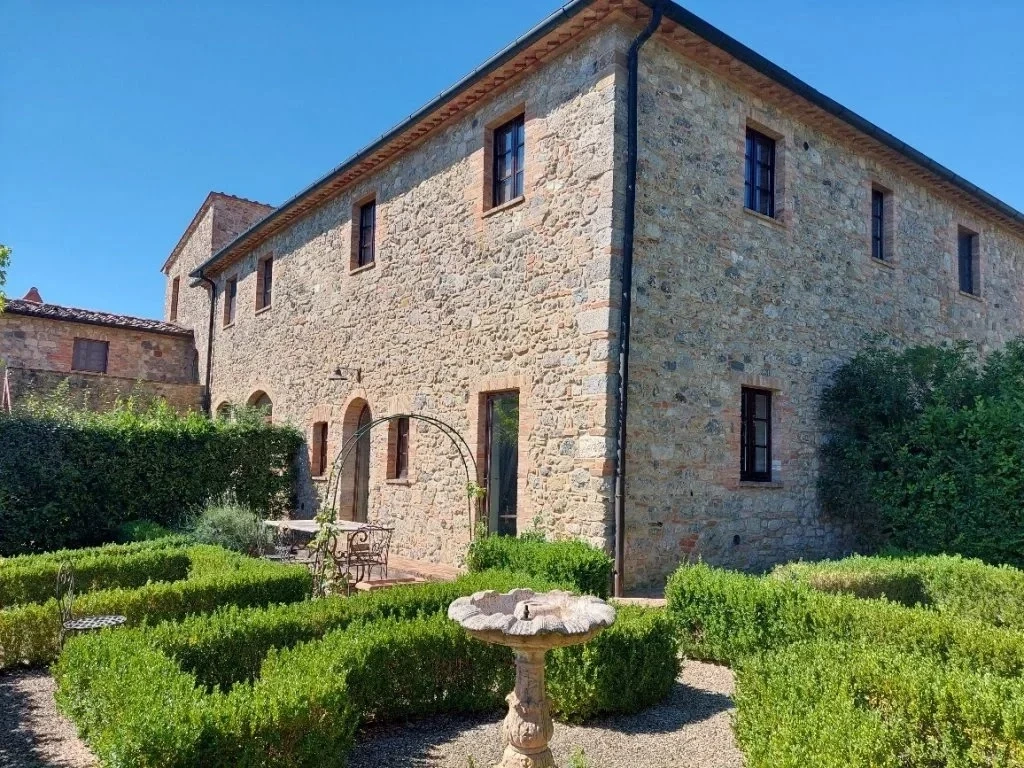 2 - verkauf wohnung volterra toskana italien