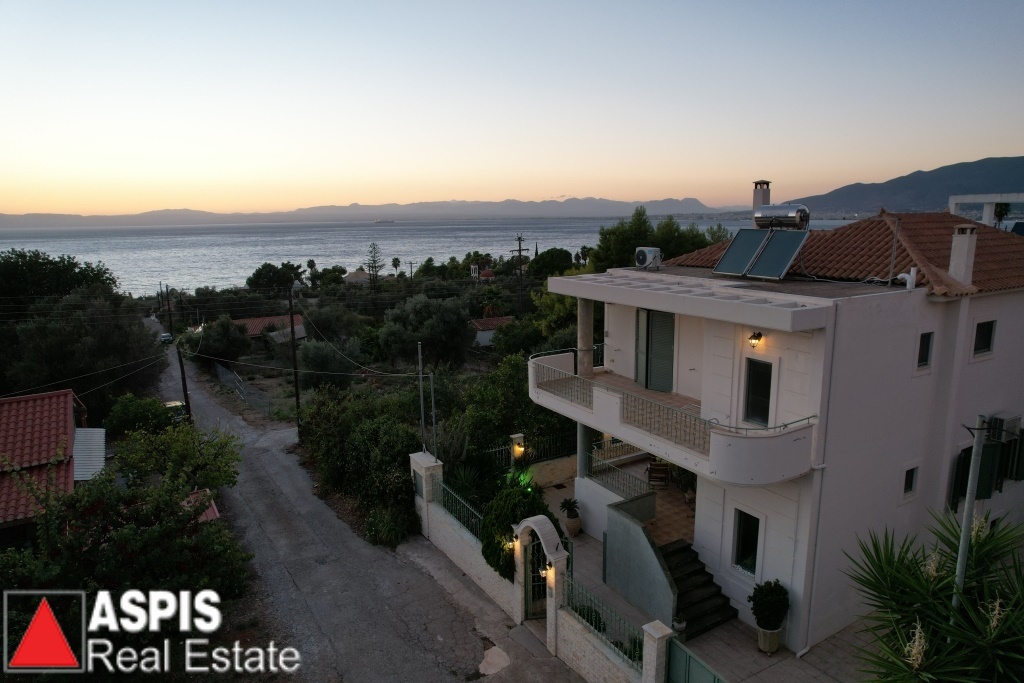 2 - location vacances maison pieds dans l'eau kalamáta péloponnèse grèce