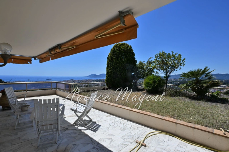 Apartamento con terraza