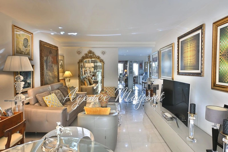 Apartamento con terraza