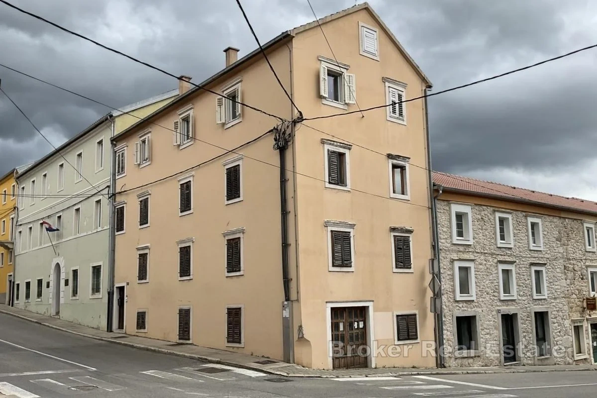 2 - venta comercio drniš šibenik-knin croacia