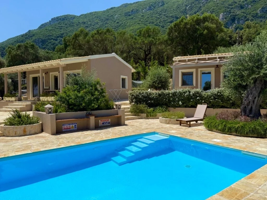 1 - vente maison vue mer achílleion îles ioniennes grèce