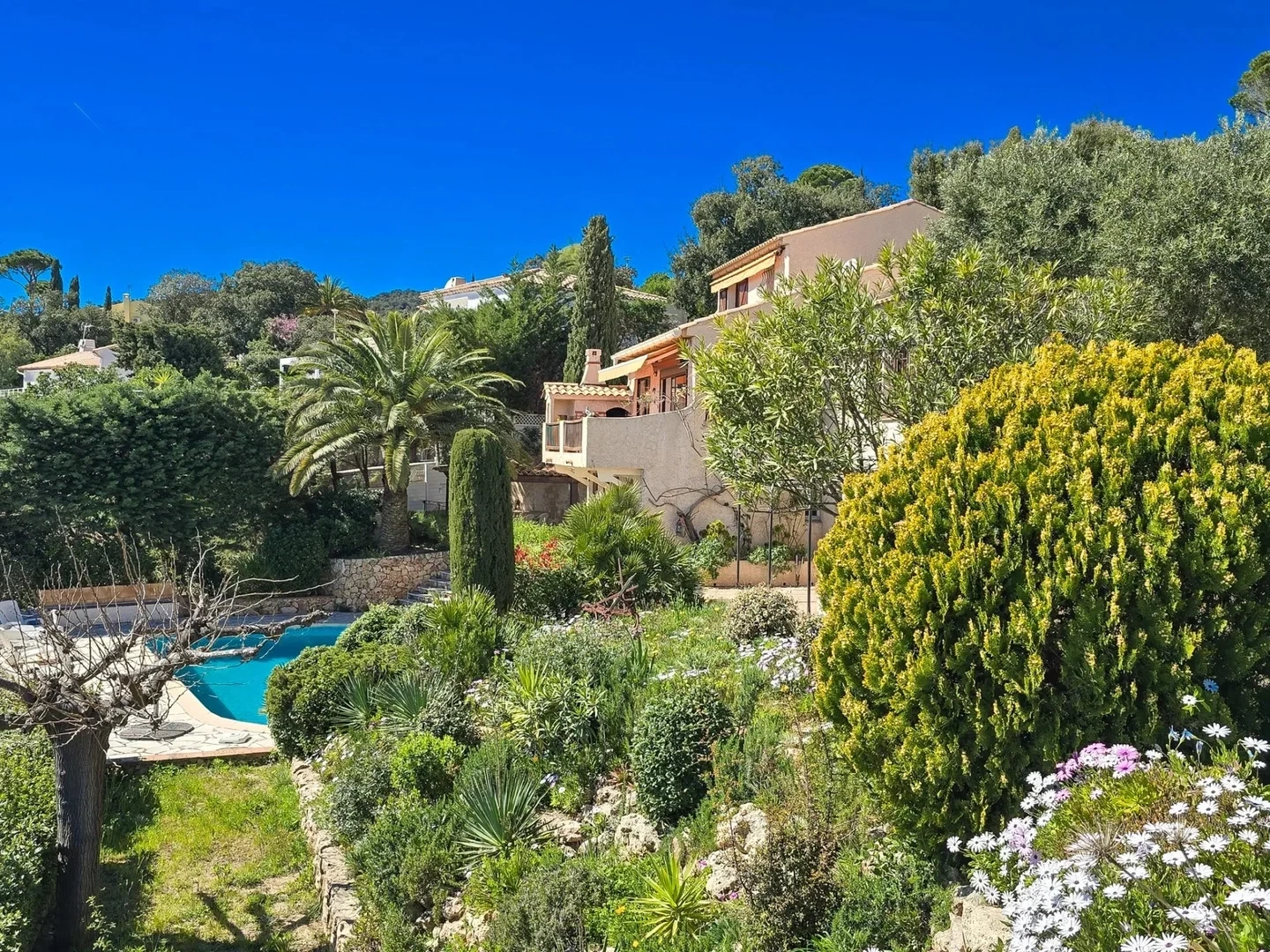 2 - venta casa vista al mar les issambres var francia