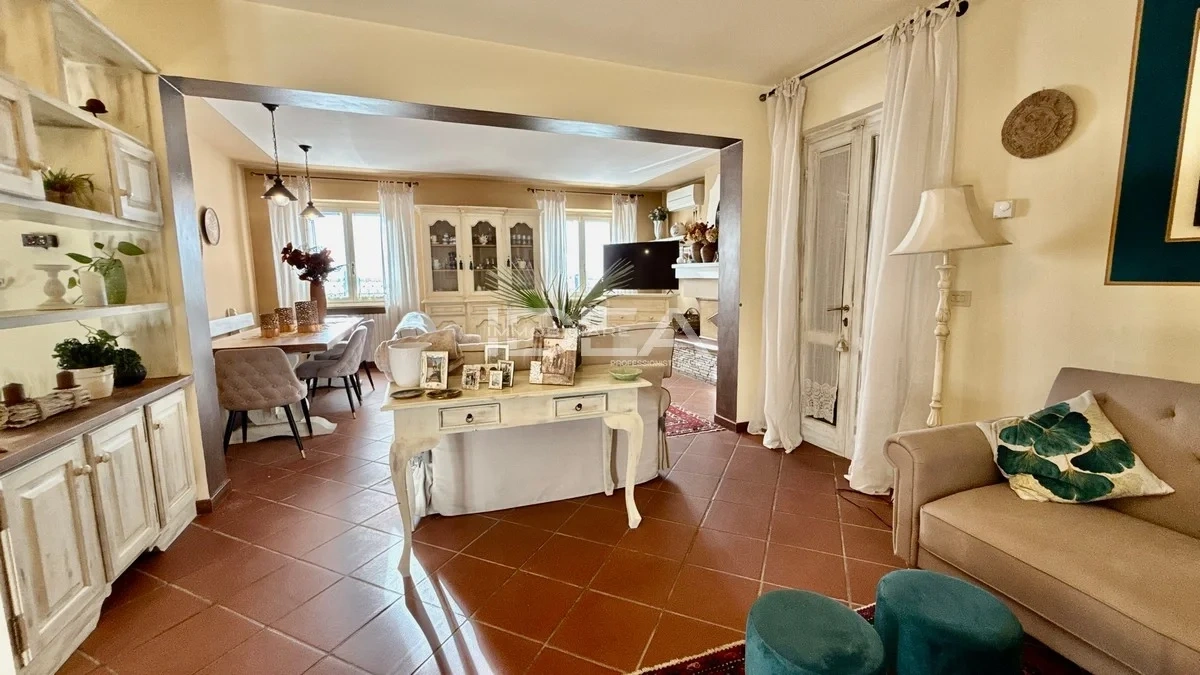 2 - venta casa montecarlo toscana italia