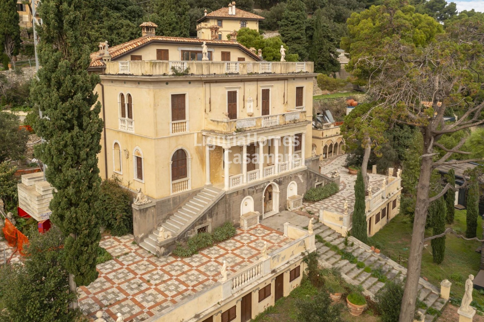 2 - venta casa frente al mar alassio liguria italia
