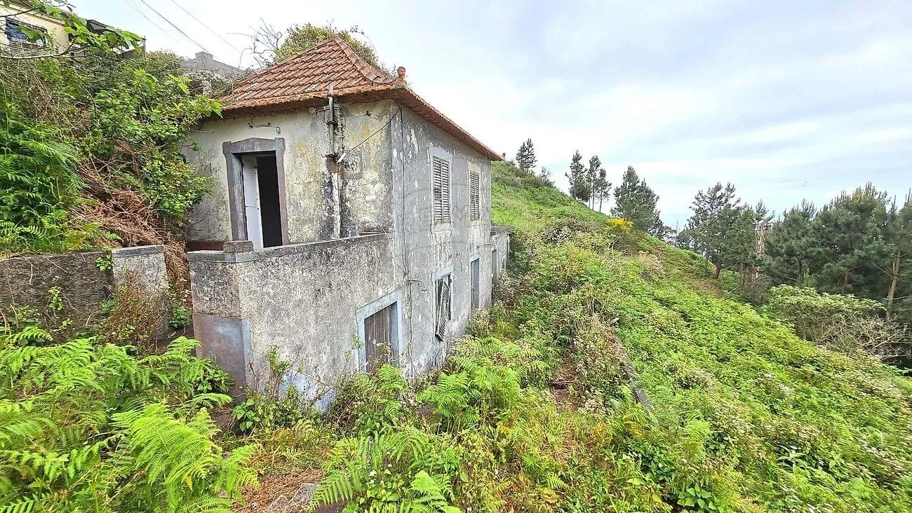 1 - building for sale in santa cruz madeira portugal