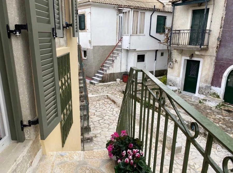 2 - vente maison sinarádes îles ioniennes grèce