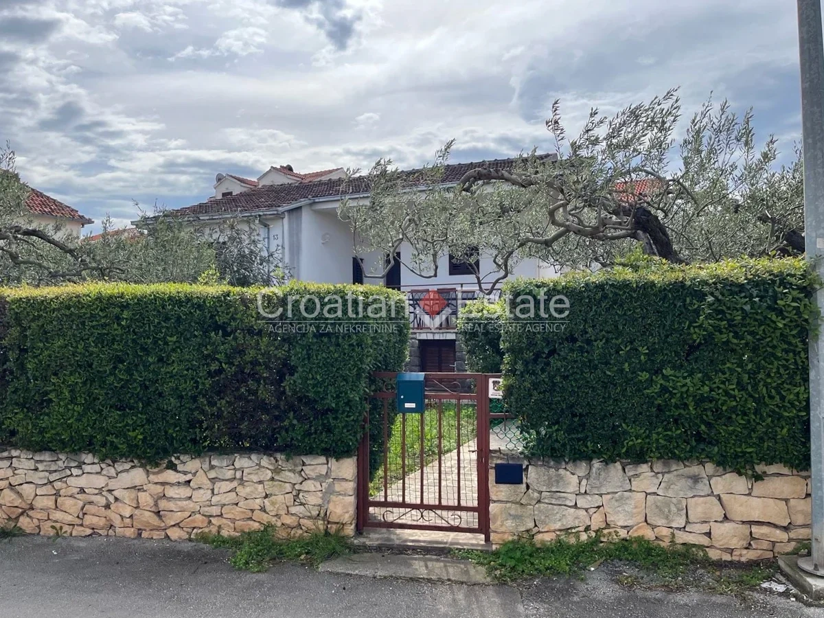 2 - vendita casa spiaggia a piedi brač spalatino-dalmata croazia