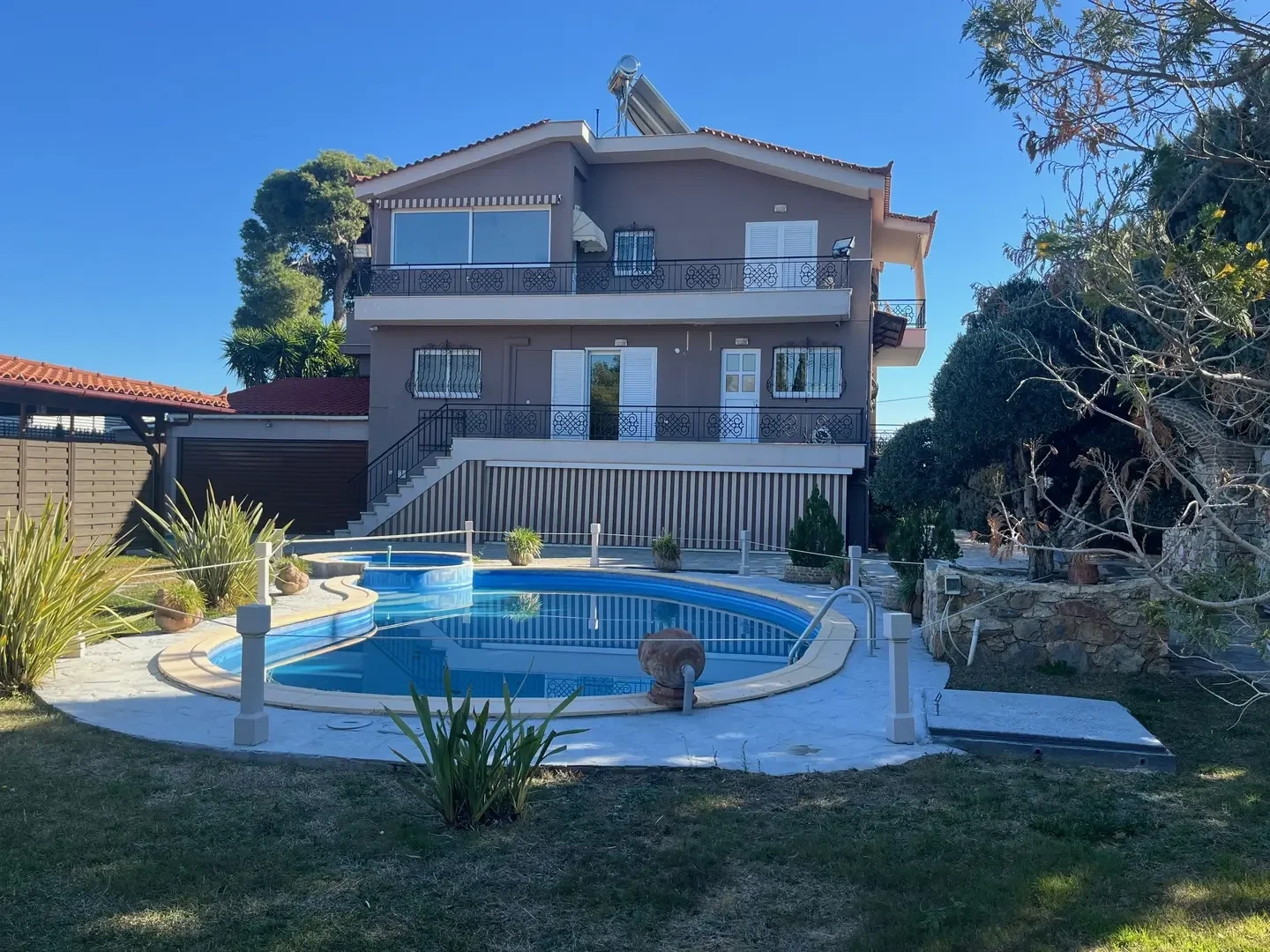 1 - venta propiedad varympompi ática grecia