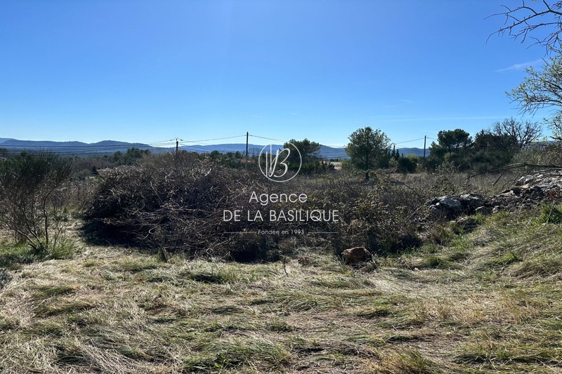 1 - plot of land for sale in saint-maximin-la-sainte-baume var france