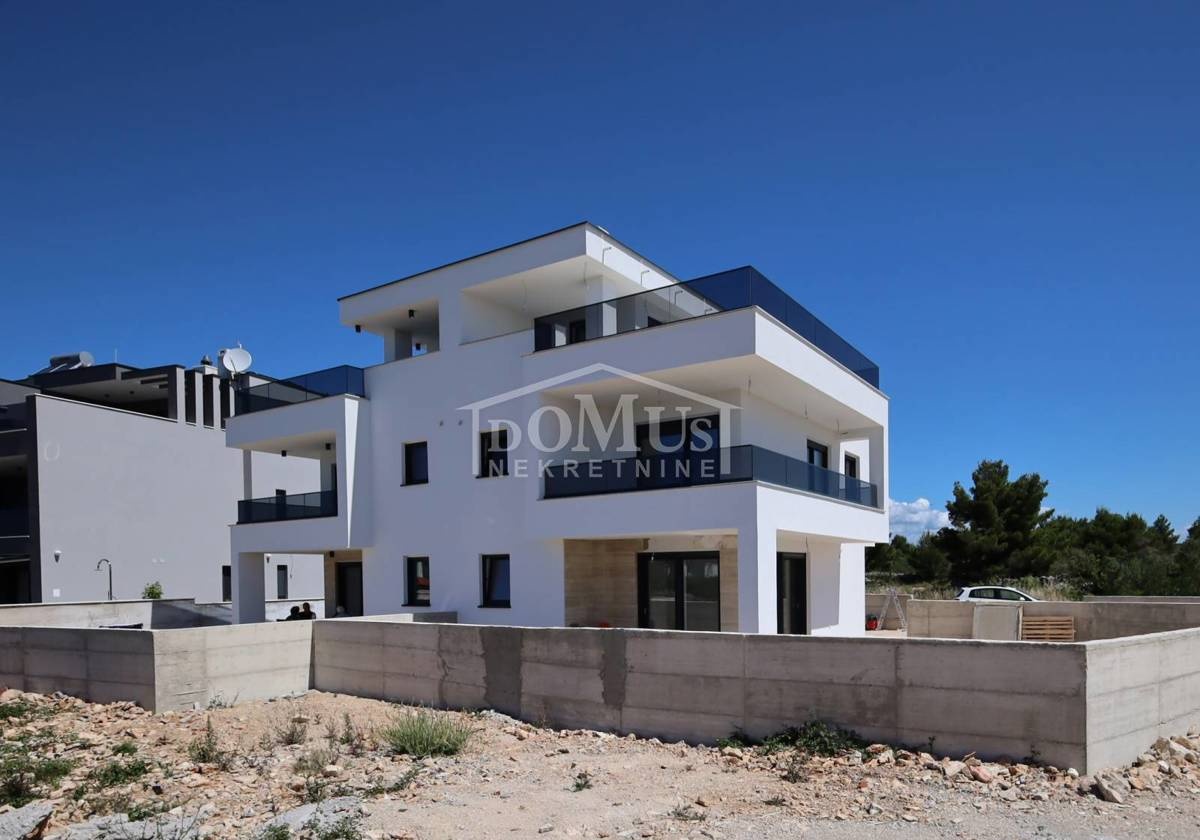 Sea view house for sale