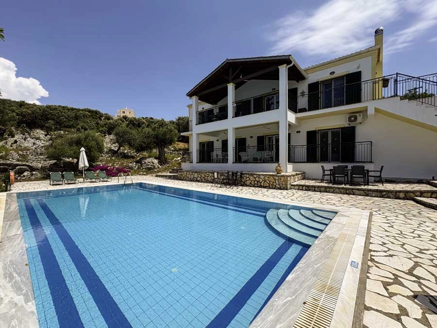 1 - vente maison vue mer kassiópi îles ioniennes grèce