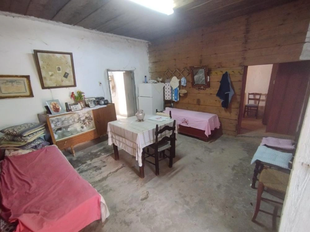 2 - vente maison ágii pántes crète grèce