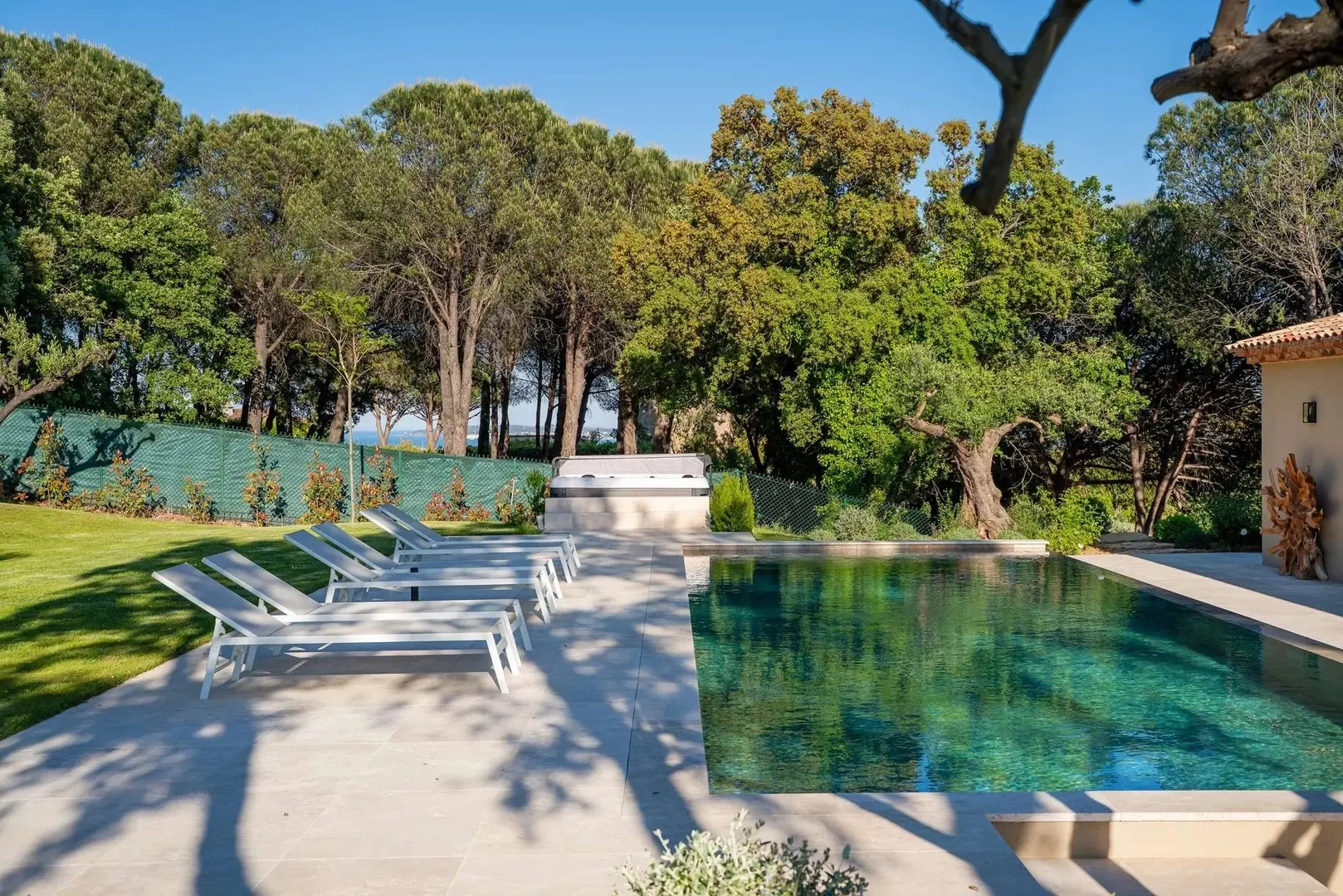 2 - affitto vacanze casa grimaud var francia
