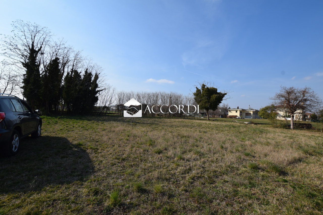 2 - plot of land for sale in trevignano veneto italy