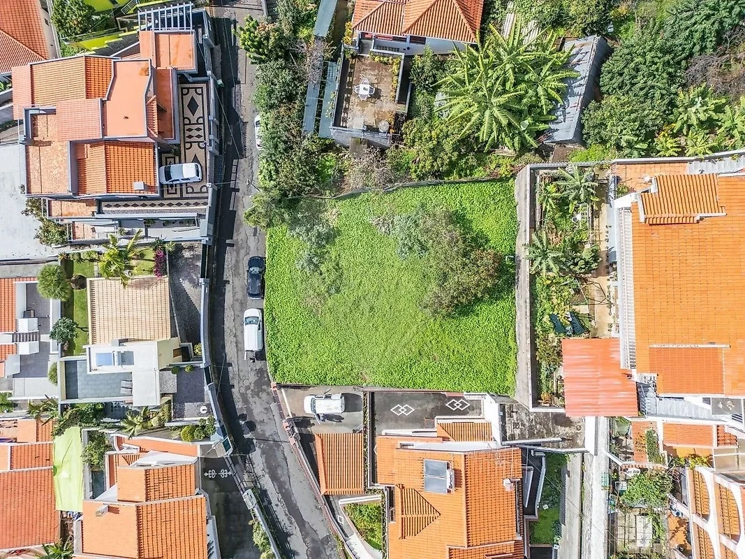 2 - verkoop terrein uitzicht op zee funchal madeira portugal