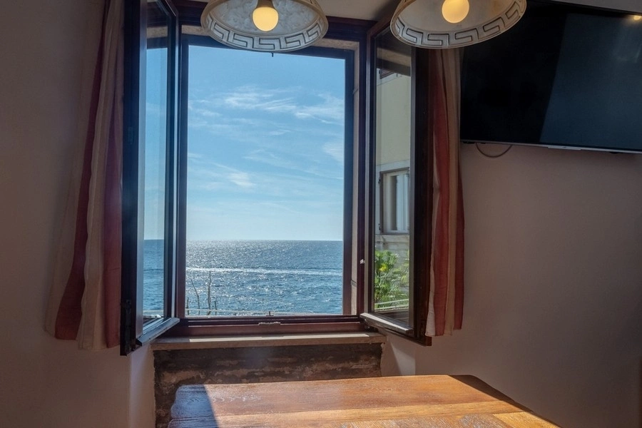 2 - verkoop appartement aan het water rovinj istria kroatië