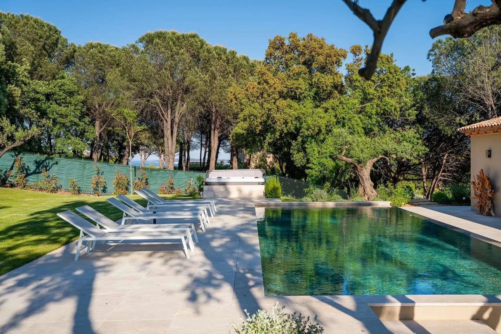 2 - location vacances villa grimaud var france