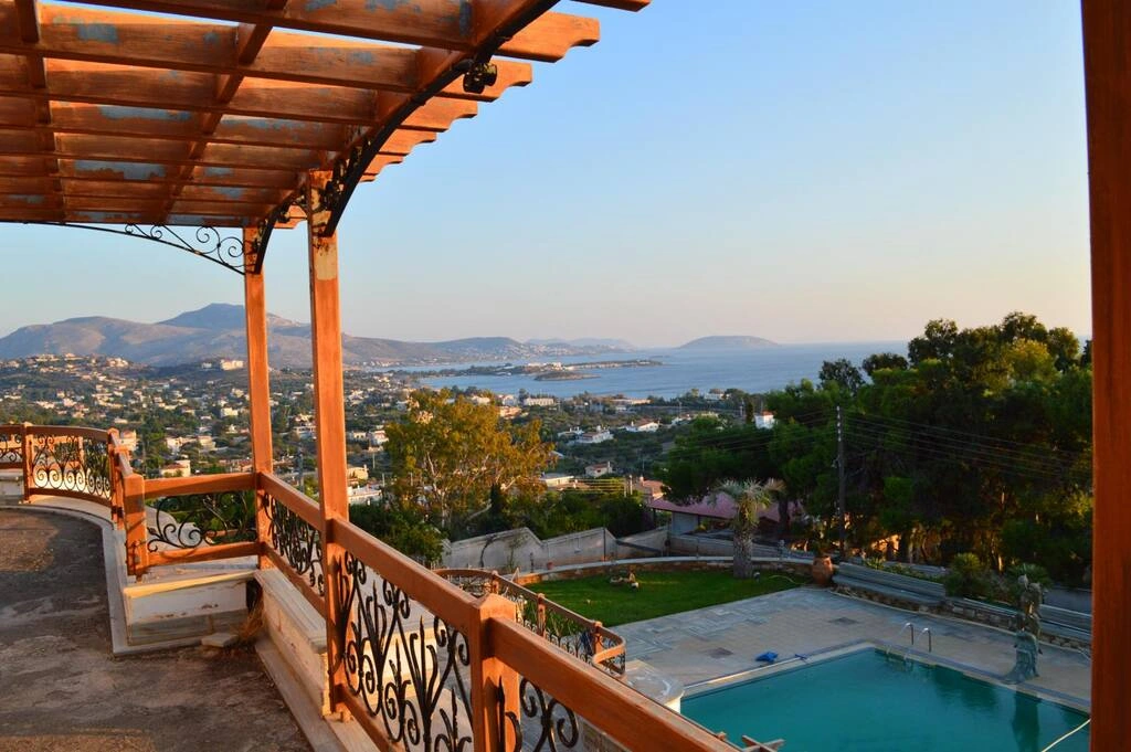 sea view house with swimming pool