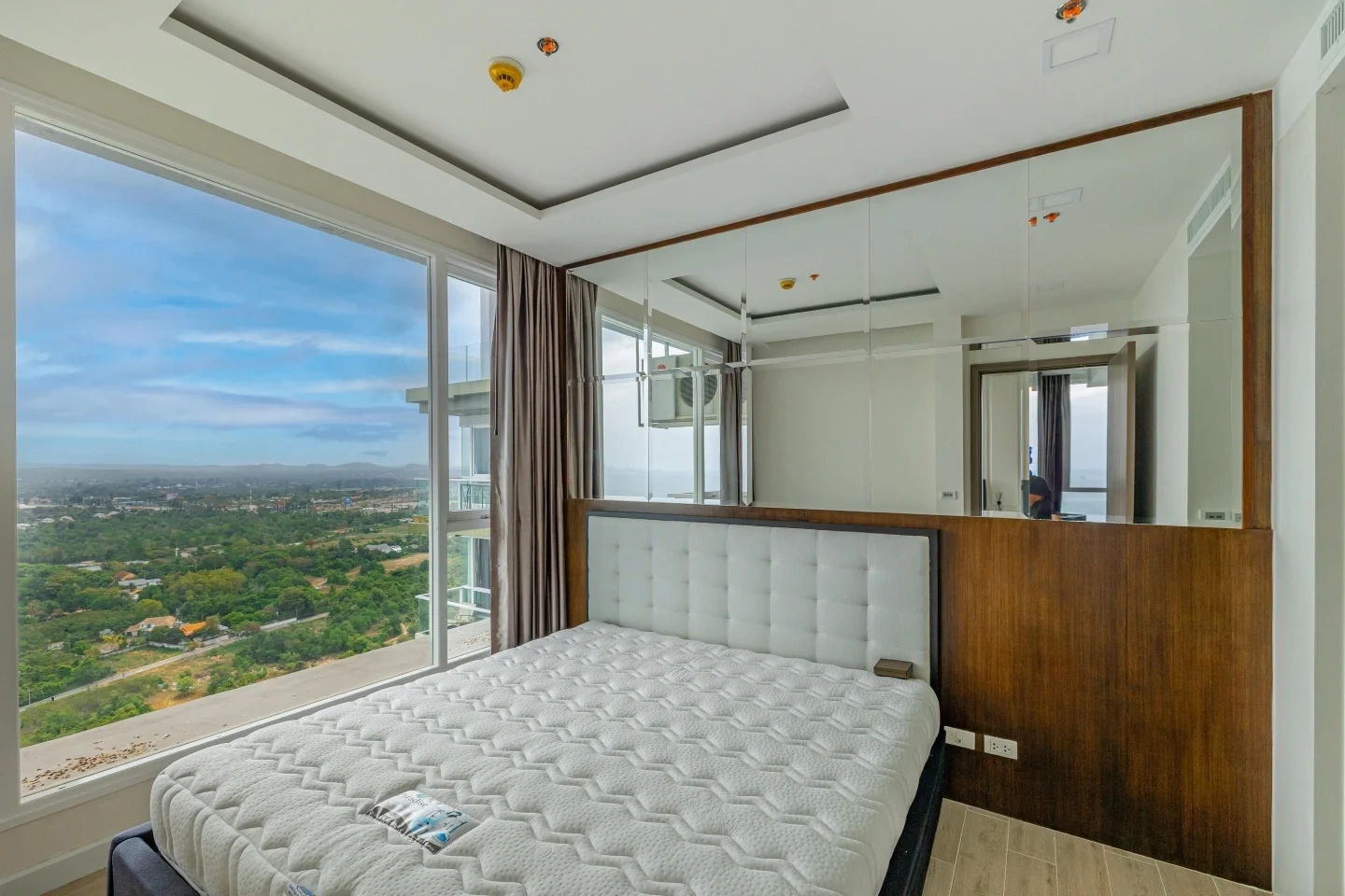 1 - verkauf wohnung direkt am wasser sattahip chonburi thailand