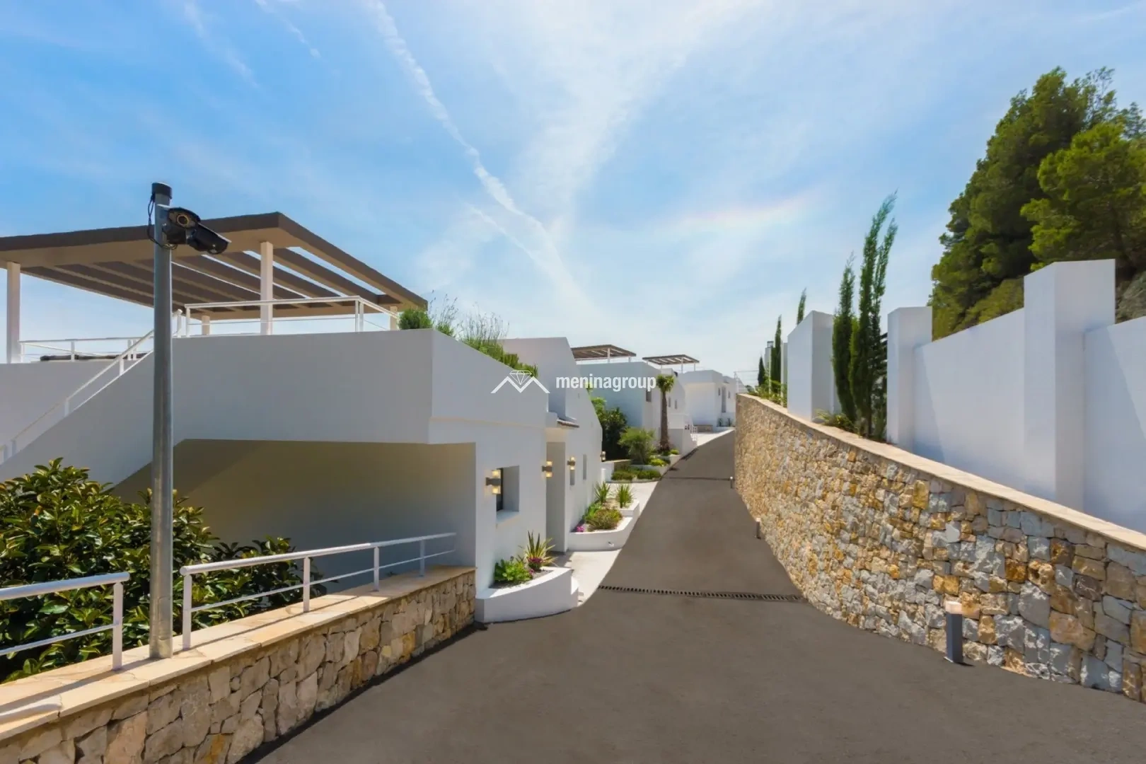 3 bedroom house with swimming pool